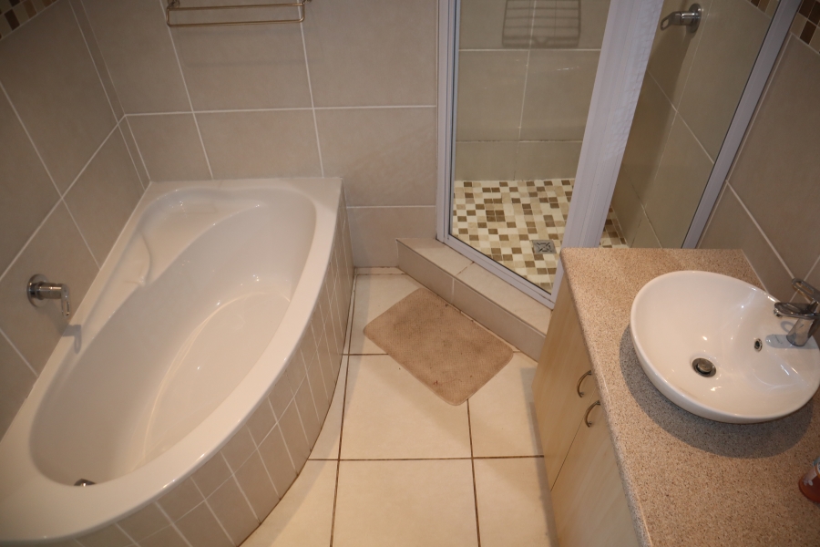 5 Bedroom Property for Sale in Paradise Beach Eastern Cape